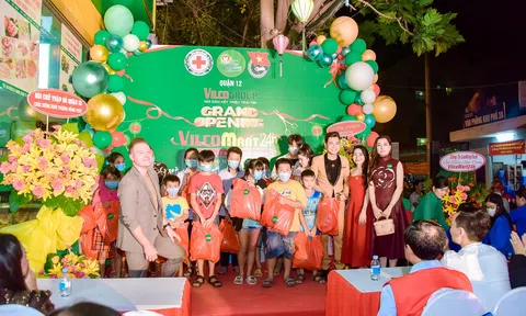 Siêu thị Vilco Mart24h trao quà Trung thu cho trẻ em nhân dịp khai trương tại TP.HCM