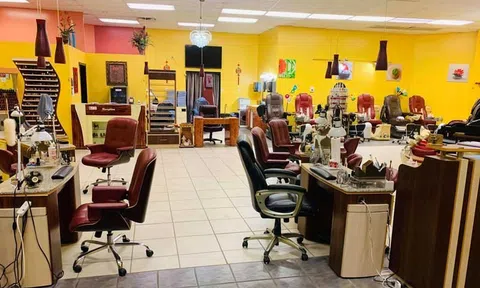 Cần thợ nails gấp cho Golden Nails - Ưu tiên ứng viên nhanh nhẹn!