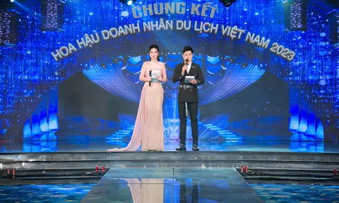 Hoa hậu Khương Phương Anh duyên dáng làm MC show sắc đẹp