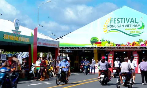 BÌNH QUÂN MỖI NGÀY FESTIVAL NÔNG SẢN VIỆT NAM THU HÚT GẦN 20 NGÀN KHÁCH THAM QUAN