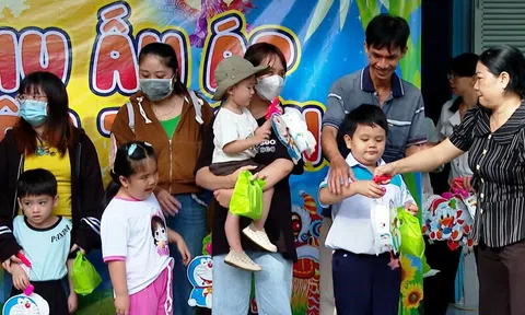 TRUNG THU ẤM ÁP TRAO GỬI YÊU THƯƠNG CHO TRẺ KHUYẾT TẬT