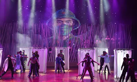 Đặc sắc Chương trình nghệ thuật "Ánh Sao Thành Đồng" của Đoàn Văn công Quân khu 7