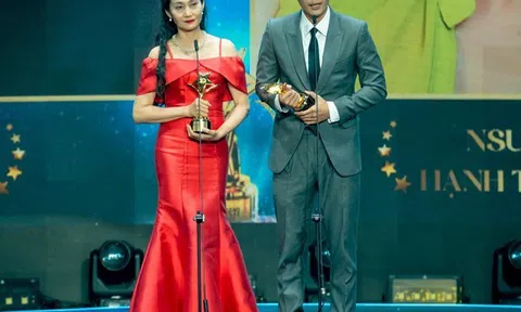 NSƯT Hạnh Thúy rạng rỡ sánh đôi cùng diễn viên Quốc Huy nhận giải Điện ảnh Ngôi Sao Xanh 2023, Hữu Tài là ‘Gương mặt triển vọng’ của năm nay