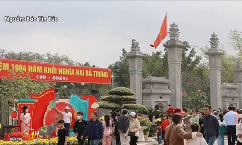 DU KHÁCH TẤP NẬP TRẨY HỘI ĐỀN THỜ HAI BÀ TRƯNG