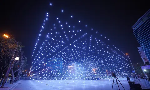 Lễ hội ánh sáng nghệ thuật - ‘điểm hẹn’ đêm giao thừa đầy màu sắc ở Hà Nội