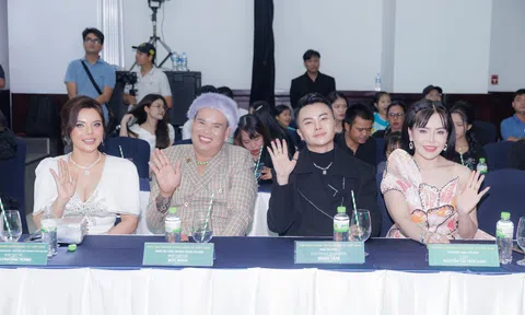 Nhà thiết kế Áo dài Đức Minh mang nét đẹp truyền thống đến cuộc thi Hoa hậu Doanh nhân Hoàn vũ Việt Nam 2024