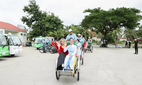 Phó trưởng BGK hoa hậu thiện nguyện Trịnh Lan Trinh duyên dáng trong tà áo bà ba của NTK Đức Minh