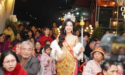 Tân Hoa hậu Doanh nhân Châu Á Đỗ Thị Quỳnh trở về giữa vòng tay của quê hương