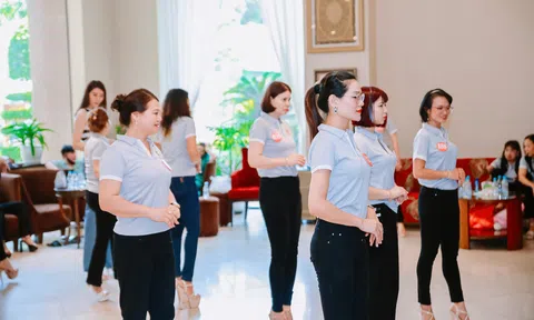 Hậu trường thú vị trước phần thi trình diễn thời trang của Hoa hậu Quý bà Việt Nam Toàn cầu 2023