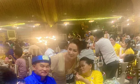 Hoa hậu Nguyễn Ngọc Hiếu tham dự lễ cưới tập thể của 51 cặp đôi khuyết tật