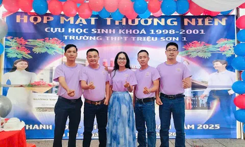 Dịp hội ngộ ấm áp đầy thân tình của Trường THPT Triệu Sơn 1