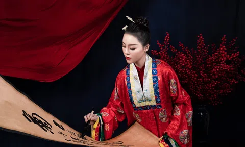 Hotgirl Minh Nguyệt cùng thần thái đỉnh cao trong bộ ảnh mới