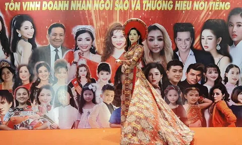 Hoa hậu Đỗ Thị Bích Loan xinh đẹp trong đêm Gala Tôn vinh Ngôi sao Doanh nhân và Thương hiệu Nổi tiếng Việt Nam