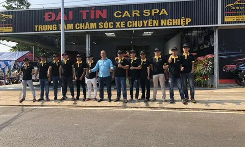 Bác sĩ Lê Trung Tín chuyên khoa ung bướu rẽ lối sang làm đẹp xe (Car Spa & Detailing).