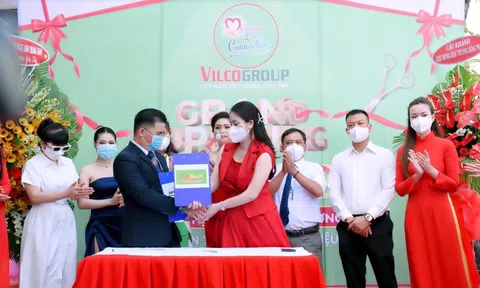Á hậu Nguyễn Hồng Nhung đưa thương hiệu máy lọc nước AkihiroHn đến sức khỏe người Việt