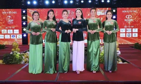 Doanh nhân Lại Thị Mai đấu giá thành công vật phẩm trị giá 65 triệu đồng ủng hộ cho quỹ thiện nguyện BTC Hoa hậu Doanh nhân Việt Nam 2022