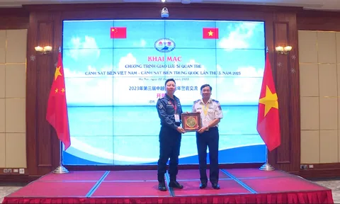 KHAI MẠC GIAO LƯU SĨ QUAN TRẺ CẢNH SÁT BIỂN VIỆT NAM VÀ CẢNH SÁT BIỂN TRUNG QUỐC LẦN 3